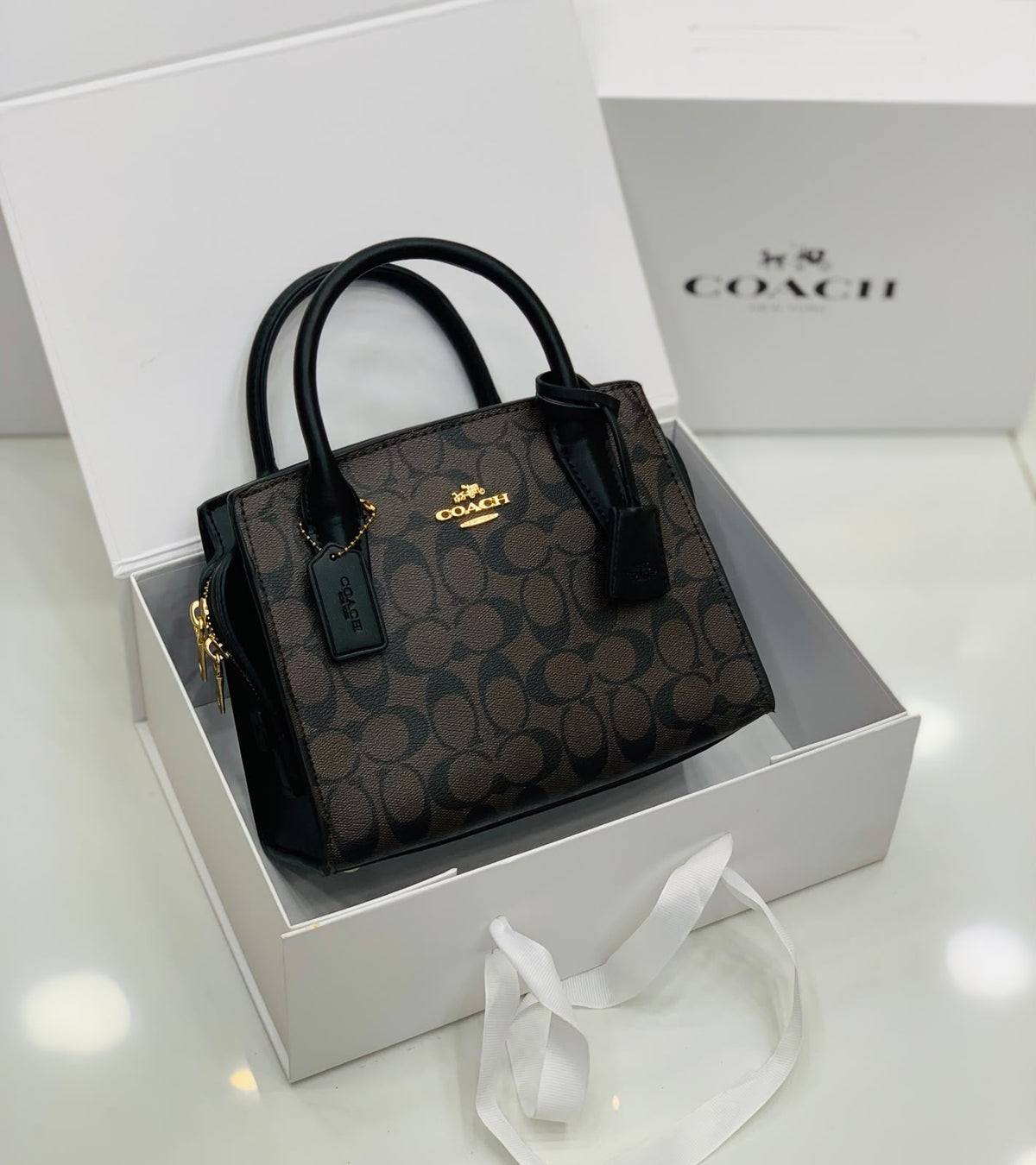 NEW DESIGN COACH OFFICIAL BRANDED REPLICA MODEL PRIMUM QUALITY 2 COLOURS  WITH BRAND BOX 📦